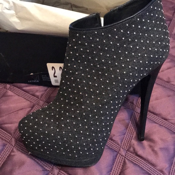 AUTHENTIC Giuseppe zanotti bootie - Picture 5 of 7